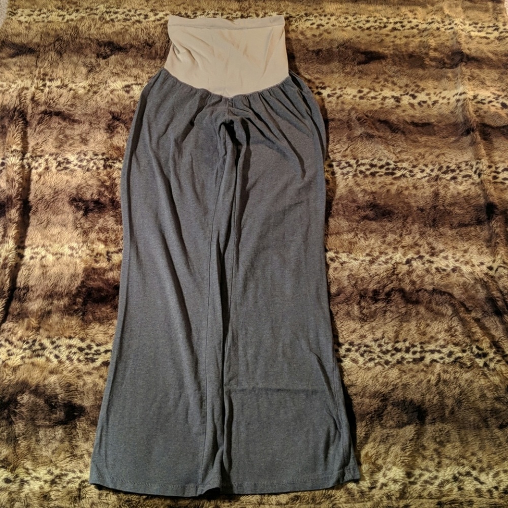 Maternity yoga pants.